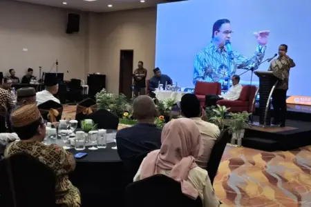 Anies Baswedan Hadiri Silaturahmi Ulama dan Relawan Jatim, Singgung Konsolidasi Menuju 2029 Foto BeritaJatim.com