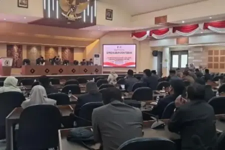 DPRD Tuban Soroti PAD dan Pendidikan dalam Rekomendasi LKPJ Bupati 2025 Foto BeritaJatim.com