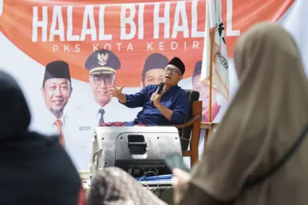 Tausiyah Gus Qowim: Halal Bihalal Momentum Saling Memaafkan dan Perkuat Kebersamaan Membangun Kota Foto BeritaJatim.com