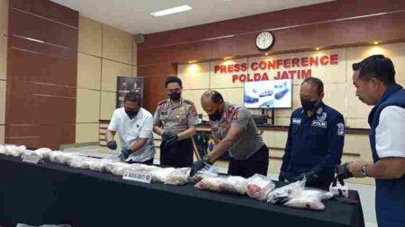 Temuan 22 Kg Kokain Terdampar di Pantai Sumenep, Pemilik Masih Misterius Foto BeritaJatim.com