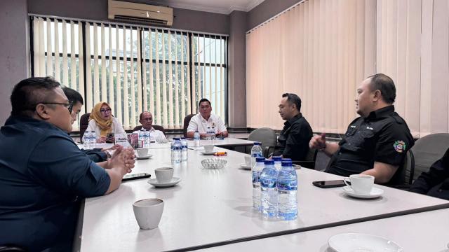 Sektor Ekonomi Kreatif Jawa Timur di Titik Nadir: 3,8 Juta Pekerja Terancam akibat Efisiensi Anggaran Foto BeritaJatim.com
