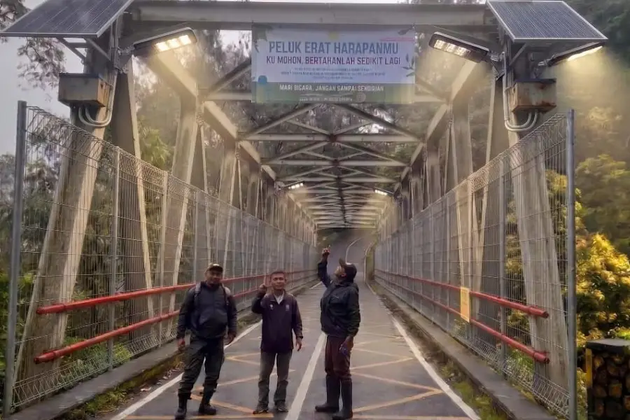 Cegah Tragedi Terulang di Jembatan Cangar, Pemprov Jatim Siapkan Pagar BRC dan Lampu Tenaga Surya Foto BeritaJatim.com