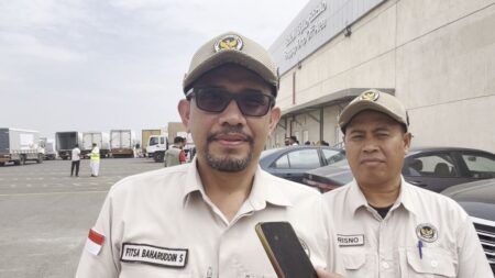 Jemaah Haji Tak Perlu Angkut Koper, PPIH Madinah Siaga 24 Jam Pastikan Bagasi Tiba di Hotel Foto BeritaJatim.com