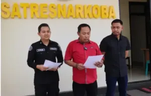 Terlibat Jual Beli Sabu, Polres Pamekasan Tangkap Residivis dan IRT Foto BeritaJatim.com