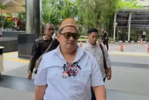 Penuhi Panggilan KPK, Haji Her: Orang Madura Apa Adanya, Tidak Berbelit-belit Foto BeritaJatim.com