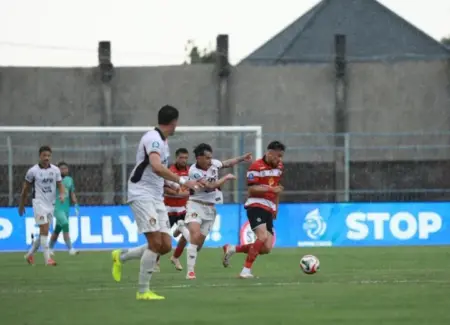 Akhiri Puasa Kemenangan, Madura United Masih Bertahan di Zona Merah Degradasi Foto BeritaJatim.com