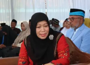 Pesan Penting Hj Ansari Pamekasan Bagi CJH; Luruskan Niat dan Jaga Kesehatan Foto BeritaJatim.com