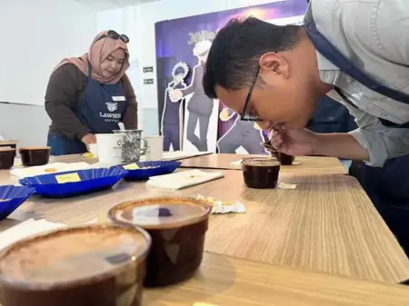 Cupping Kopi Lawson di Surabaya, Ajak Jelajahi Rasa dan Kenali Kualitas Kopi Indonesia Foto BeritaJatim.com