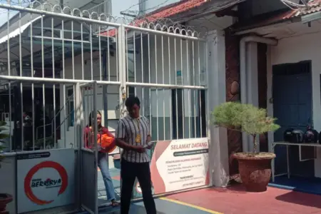 Skandal Pungli Lapas Blitar, 3 Oknum Sipir Diduga Patok Rp60 Juta untuk Fasilitas “Kamar Sultan” Foto BeritaJatim.com