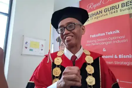 Untag Surabaya Kukuhkan Dua Guru Besar Bidang Teknik dan Ekonomi Foto BeritaJatim.com