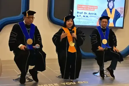 Guru Besar UC Bedah Krisis Identitas Wisata dan Ancaman AI bagi Indonesia Foto BeritaJatim.com