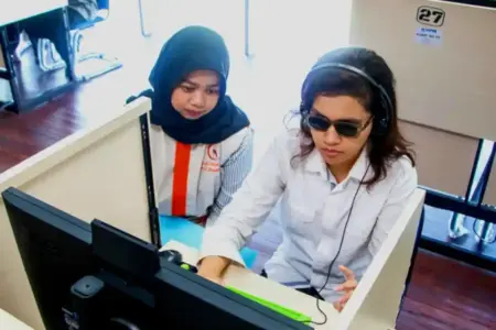 Fasilitas NVDA Kawal Peserta Tunanetra Tes UTBK di Unesa Foto BeritaJatim.com