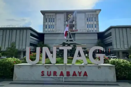Untag Surabaya Siapkan Kuliah Daring dan WFH, Mahasiswa Semester Atas Jadi Prioritas Foto BeritaJatim.com