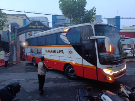 OTT Bupati Tulungagung: 18 Orang Diperiksa KPK, 13 Dibawa ke Jakarta Foto BeritaJatim.com