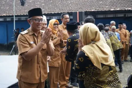 Perkuat Solidaritas dan Keamanan Lingkungan, Gus Qowim Apresiasi Inisiatif Kecamatan Kota Foto BeritaJatim.com