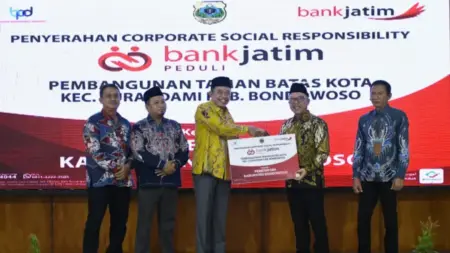 Bank Jatim Bangun Tugu Batas Kota di Curahdami, Wujud CSR Perindah Bondowoso Foto BeritaJatim.com