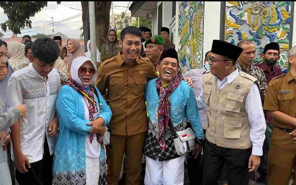 376 Jemaah Haji Tuban Berangkat, Bupati Titip Doa untuk Daerah Foto BeritaJatim.com