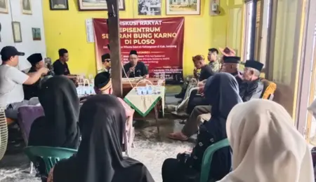 Warga Ploso Diskusi Sejarah Bung Karno dan Potensi Wisata di Jombang Foto BeritaJatim.com