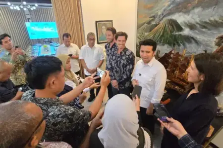 Aksi Nyata Selamatkan Sungai, Emil Dardak Sambut Gerakan Lari Sungai Watch Foto BeritaJatim.com