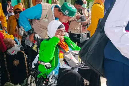 1.520 Jemaah Haji Jatim 2026 Tiba di Arab Saudi, Kondisi Sehat dan Layanan Lancar Foto BeritaJatim.com