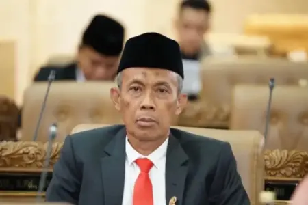 Harga Plastik Naik hingga 60 Persen, DPRD Jatim Minta Pemerintah Segera Bertindak Foto BeritaJatim.com