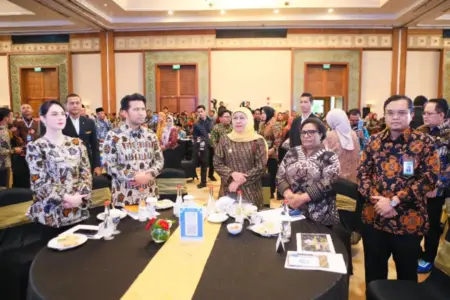 Buka Musrenbang RKPD 2027, Khofifah Pastikan Pembangunan Daerah Selaras Pusat Foto BeritaJatim.com