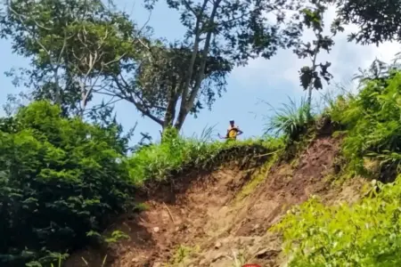 Verifikasi Pascabencana Longsor, BPBD Magetan Cek Kerusakan Infrastruktur di Poncol dan Nguntoronadi Foto BeritaJatim.com