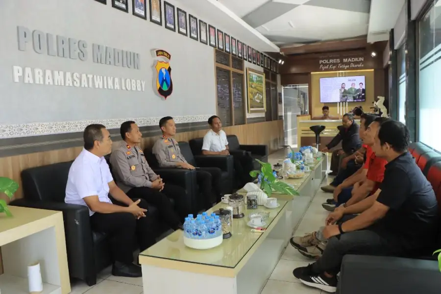 Polres Madiun Ajak Serikat Buruh Jaga Kondusivitas Jelang May Day Foto BeritaJatim.com