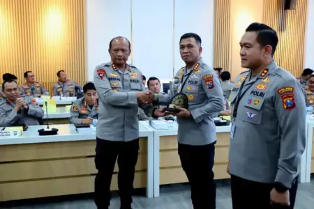 Borong Penghargaan Kapolda Jatim, Polresta Sidoarjo Raih Peringkat I Ungkap Kasus Operasi Pekat 2026 Foto BeritaJatim.com
