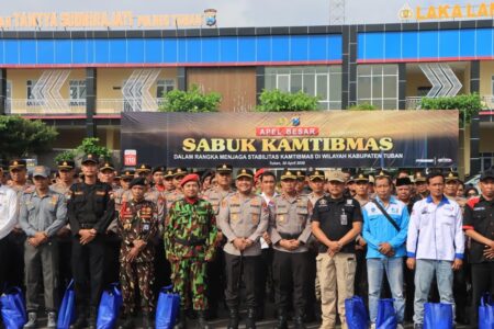 Apel Besar Sabuk Kamtibmas, Kapolres Tuban Ajak Elemen Masyarakat Buruh, Ojol Hingga Perguruan Silat Foto BeritaJatim.com
