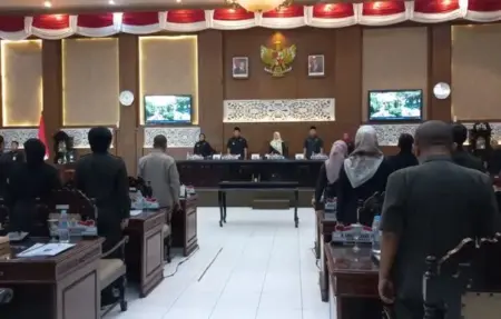 Soroti Raperda PKL, DPRD Kota Probolinggo Pertanyakan Efektivitas Aturan Foto BeritaJatim.com