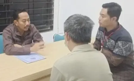 Kejari Surabaya Tahan Leng Steven Santoso, Tersangka Dugaan Penipuan Tiket Jepang Foto BeritaJatim.com
