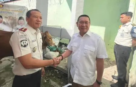 Lapas Bojonegoro Terima Bantuan Satu Ekor Sapi Qurban dari Wakil Ketua Banggar DPR RI Foto BeritaJatim.com