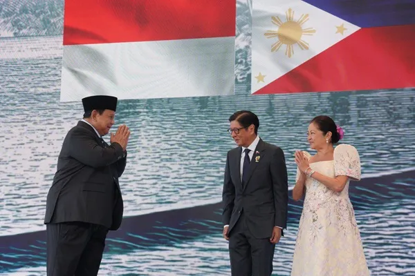 Prabowo Disambut Presiden Filipina Saat Hadiri Upacara Pembukaan KTT ke-48 ASEAN Foto BeritaJatim.com