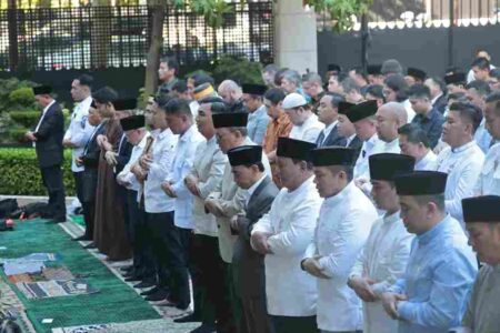 Presiden Prabowo Salat Iduladha di Paris Foto BeritaJatim.com