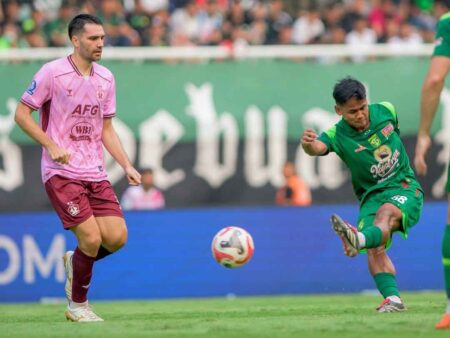 Hasil Pekan 34 Super League: Persebaya Pesta Gol, Madura United Bertahan di Super League Foto BeritaJatim.com