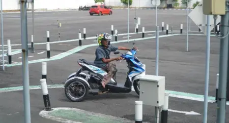 Satlantas Polres Malang Fasilitasi Penerbitan SIM D Gratis untuk Penyandang Disabilitas Foto BeritaJatim.com