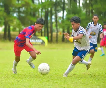 Legenda Arema Arif Suyono Pantau Talenta Malang Junior League 2026, Bidik Calon Pemain Timnas U17 Foto BeritaJatim.com