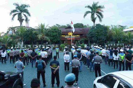 Polres Malang Kerahkan Ratusan Personel Amankan Malam Takbir Iduladha 1447 H Foto BeritaJatim.com