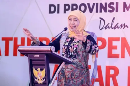 TPT Jatim Per Februari 2026 Turun Jadi 3,55 Persen, Khofifah: Bukti Ekonomi Tumbuh Inklusif Foto BeritaJatim.com