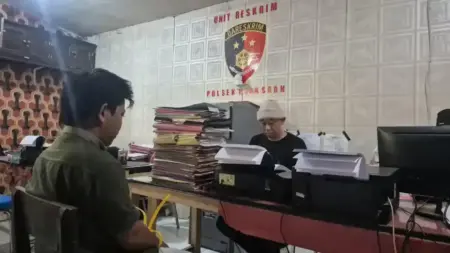 Polisi Gerebek Rumah Produksi Petasan Ilegal di Probolinggo, 500 Petasan Disita Foto BeritaJatim.com