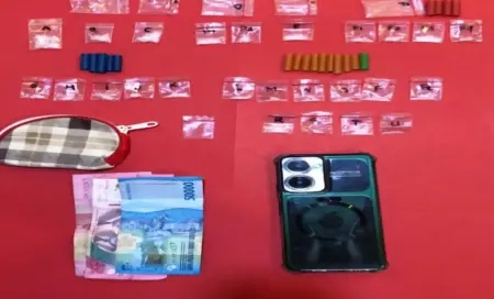 Pengedar Sabu di Pesisir Pasuruan Dibekuk, Polisi Sita 25 Klip Foto BeritaJatim.com