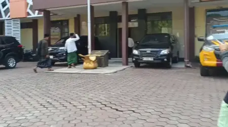Kasus Dana Hibah Jatim Bergulir, Belasan Saksi Diperiksa KPK di Probolinggo Foto BeritaJatim.com
