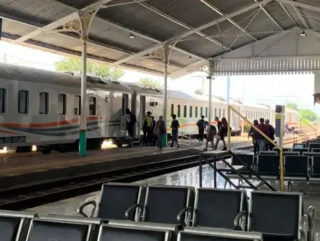 Stasiun Probolinggo Padat Saat Idul Adha, Tembus 712 Penumpang Foto BeritaJatim.com