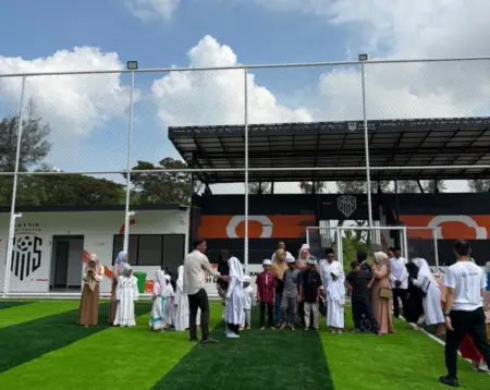Gresik Mini Soccer Gumbira Park Resmi Dibuka, Baru Trial Full Booking Foto BeritaJatim.com