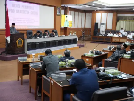 RTRW Gresik 2026-2046 Disahkan, DPRD Siapkan Arah Baru Kota Industri Berkelanjutan Foto BeritaJatim.com