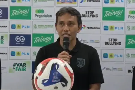 Bima Sakti Ngaku Nyaman di Lamongan, Sinyal Bakal Bertahan di Persela? Foto BeritaJatim.com