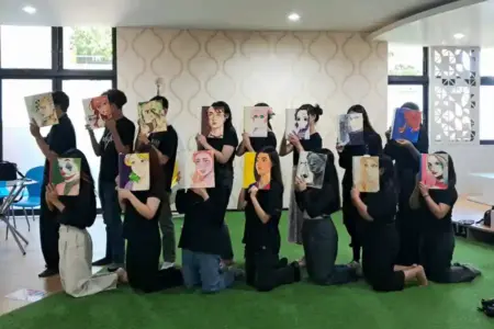 Belasan Karakter Fiksi Hiasi Sampul Buku Perpustakaan Ubaya Foto BeritaJatim.com