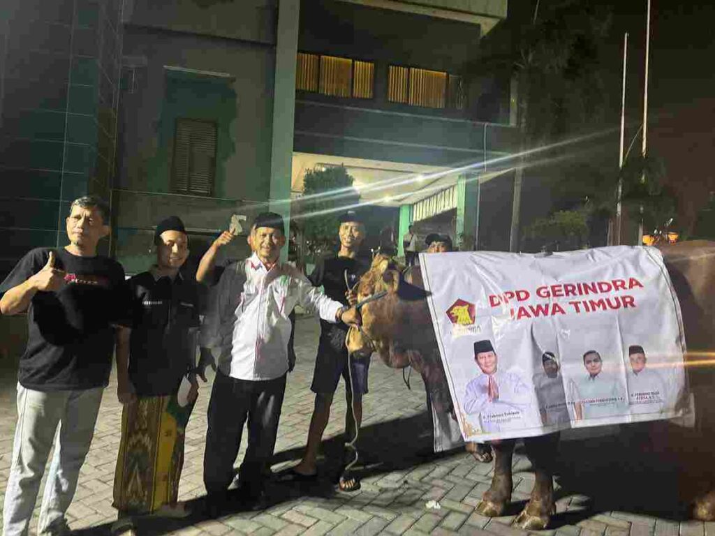 Semangat Berbagi, Gerindra Jatim Salurkan 226 Sapi dan 345 Kambing Kurban Foto BeritaJatim.com