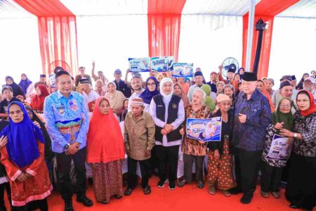 HLUN 2026 Jatim, Khofifah Ajak Bahagiakan dan Jaga Lansia Bermartabat Foto BeritaJatim.com
